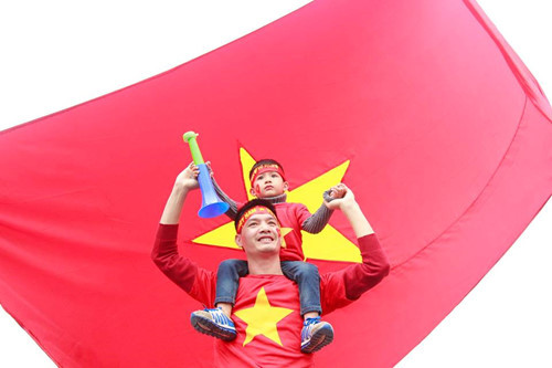 Đội tuyển Việt Nam trở về trong tình cảm ấm cúng của người hâm mộ