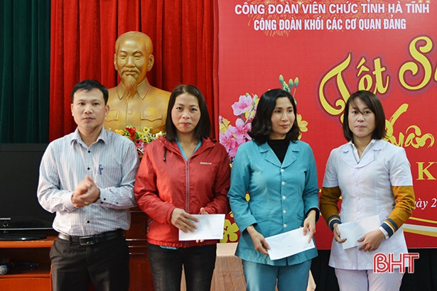 “Tết sum vầy” tại Trung tâm Điều dưỡng Người có công và Bảo trợ xã hội