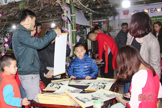 Khai mạc Hội xuân Kỷ Hợi 2019 tại Vincom Plaza Hà Tĩnh