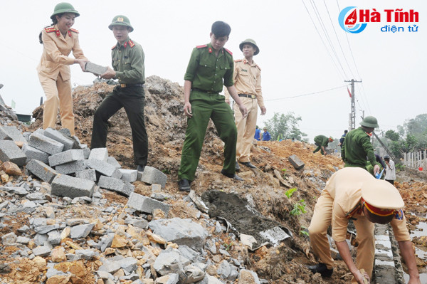 photo tuoi tre ha tinh ho tro thach tien xay dung nong thon moi