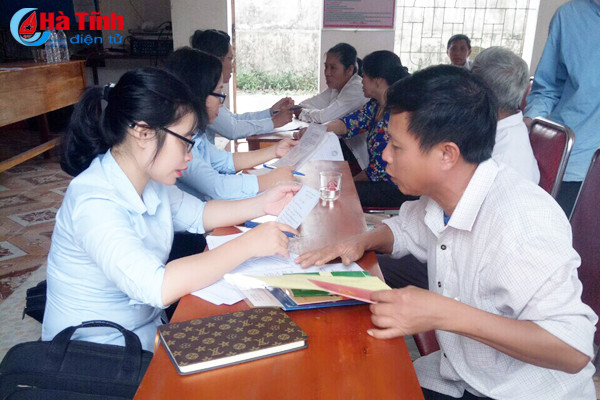 tro giup phap ly luu dong cho gan 300 nguoi dan