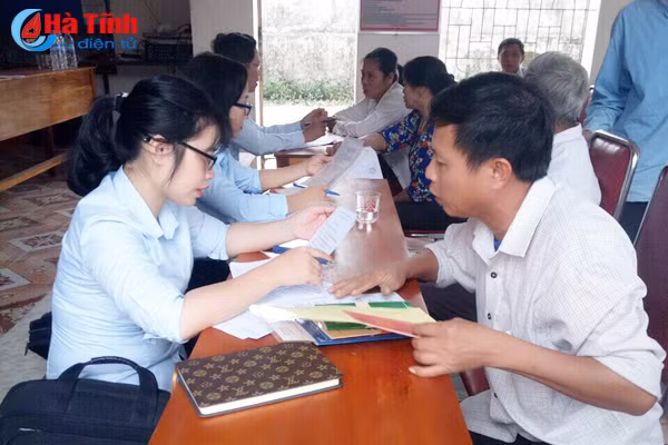 tro giup phap ly luu dong cho gan 300 nguoi dan