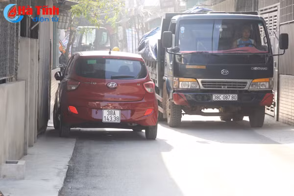 hien hang tram met dat vang mo rong duong giao thong