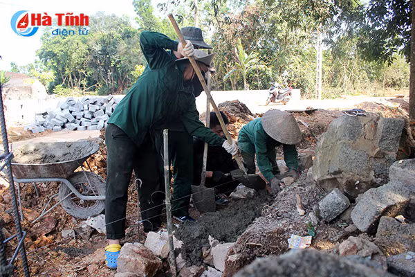 hon 230 hoc vien an ninh tham gia xay dung ntm tai can loc