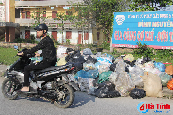 thi tran duc tho ngap rac sau 1 tuan dong cua bai tap ket