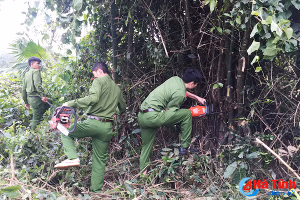 cong an duc tho tranh thu ngay nghi giup dan xay dung nong thon moi