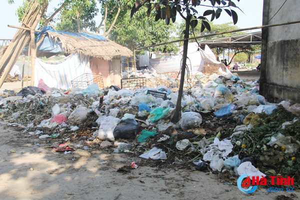 thi tran duc tho ngap rac sau 1 tuan dong cua bai tap ket