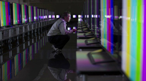 tai sao chon ti vi khong nen chi danh gia man hinh