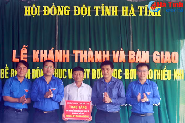 photo tuoi tre ha tinh ho tro thach tien xay dung nong thon moi