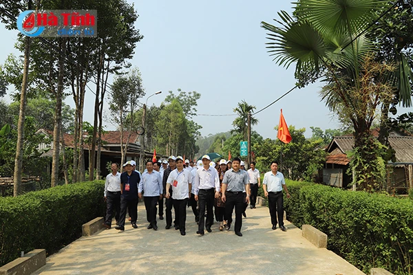 dai bieu ca nuoc an tuong voi nhung kdc kieu mau vuon mau ha tinh