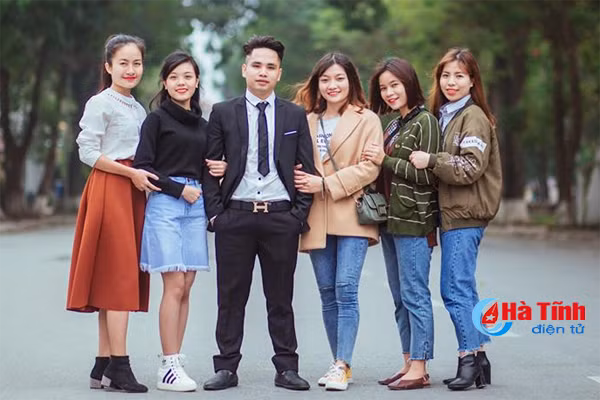 nu sinh ngheo hien thuc hoa giac mo choi dan piano