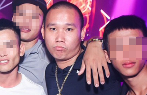 Cường và nhóm đồng phạm trong một cuộc ăn chơi. Ảnh: Công an cung cấp. giang ho cho vay nang lai nup bong trang web tai chinh o sai gon