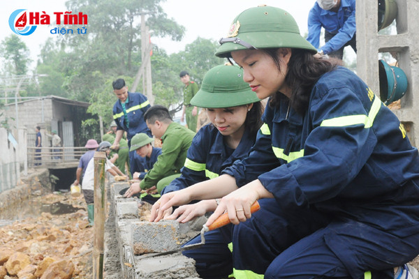 photo tuoi tre ha tinh ho tro thach tien xay dung nong thon moi