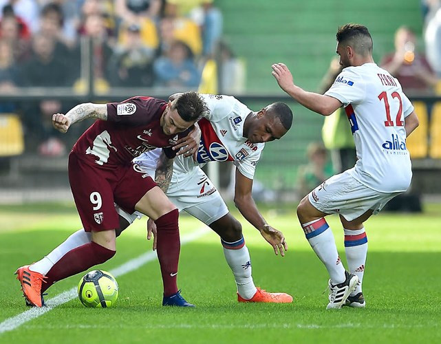 doi hinh xuat sac nhat chau au tuan qua messi da cap voi cuu sao mu