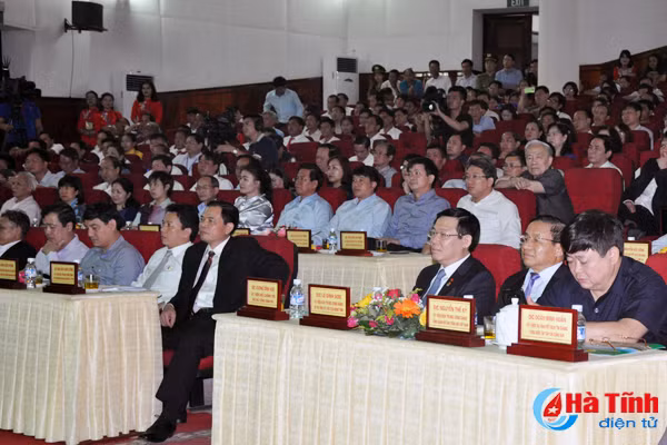 ha tinh vinh danh 34 khu dan cu kieu mau 31 vuon mau tieu bieu