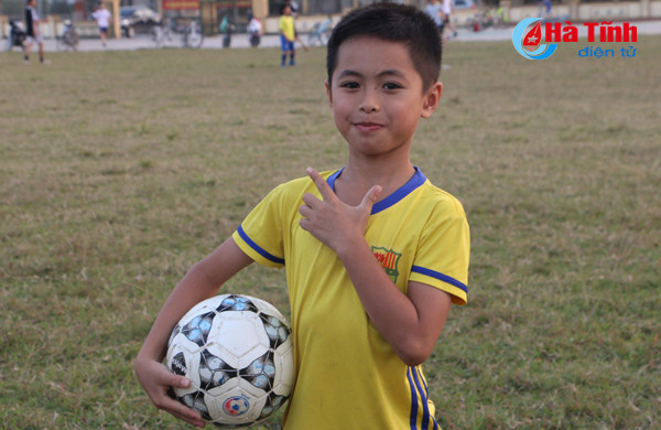 cau thu nhi ha tinh luyen gio hao huc cho ngay pvf tuyen sinh