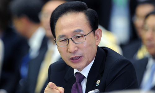 the gioi ngay qua cuu tong thong han quoc lee myung bak chinh thuc bi truy to