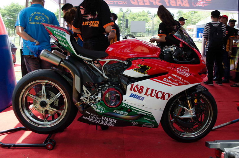 hang tram mo to va sieu xe do ve dong nai