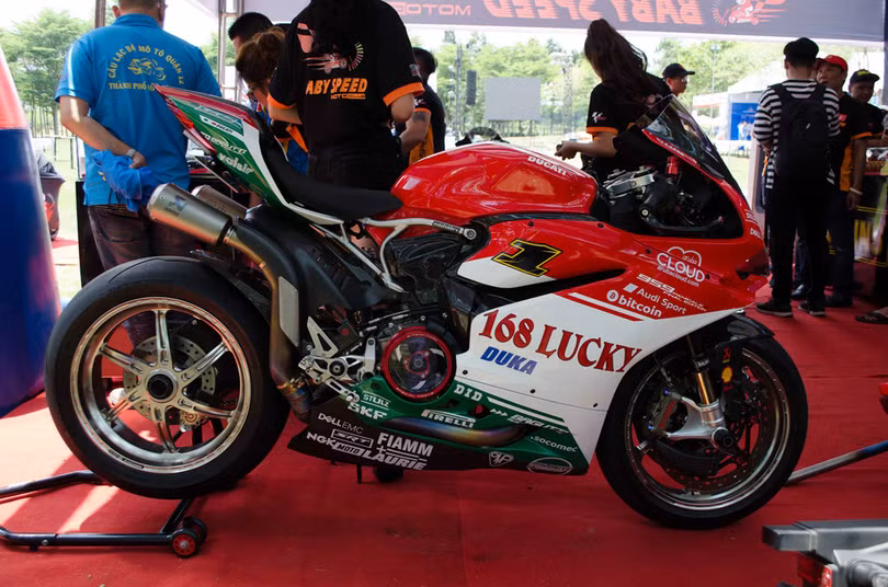 hang tram mo to va sieu xe do ve dong nai