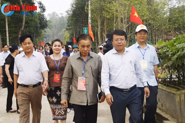 video ve dep ntm ha tinh niu buoc doan dai su quan