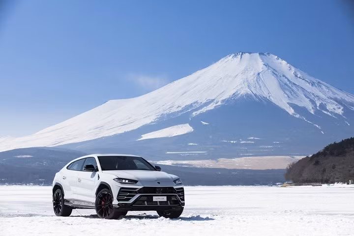 chum anh lamborghini urus tren khap the gioi
