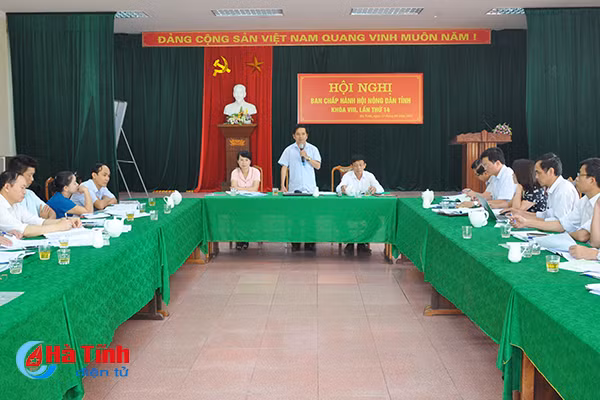 nong dan ha tinh dong gop 120 000 ngay cong lam duong giao thong