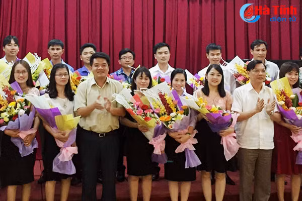 18 giao vien di thi 17 nguoi doat giai