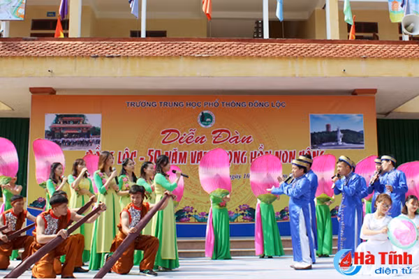 dong loc 50 nam vang vong hon non song