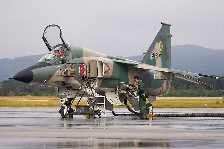 suc manh tiem kich sieu am mitsubishi f 1 cua nhat ban