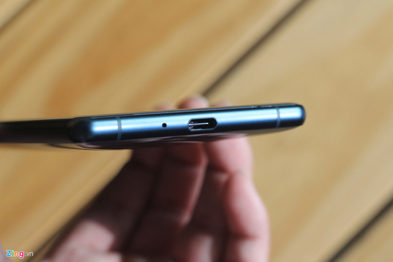 mo hop va trai nghiem sony xperia xz2 chinh hang dau tien tai viet nam