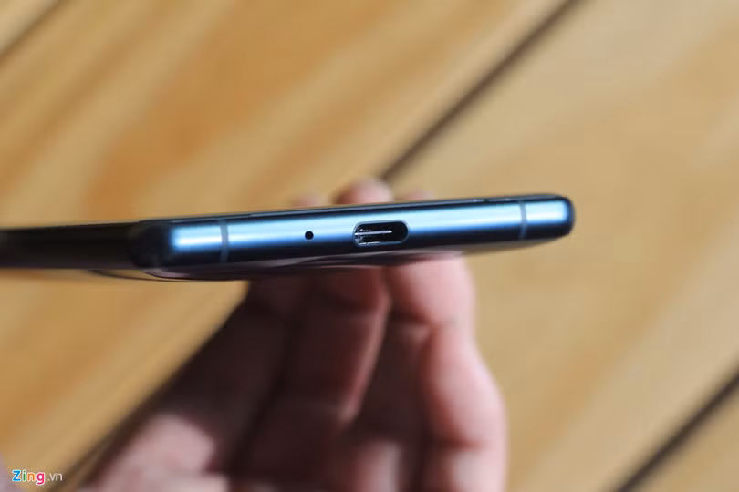 mo hop va trai nghiem sony xperia xz2 chinh hang dau tien tai viet nam