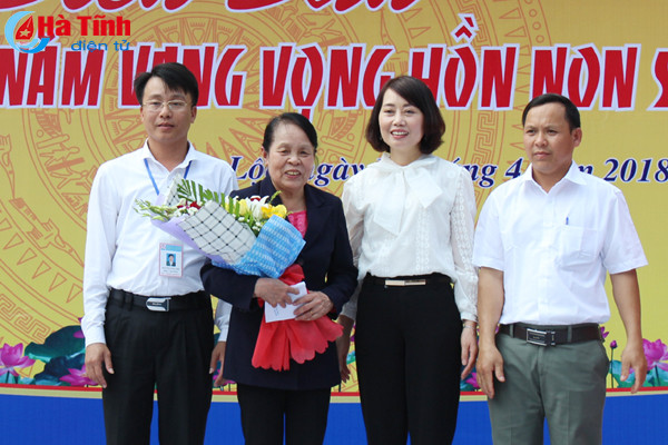 dong loc 50 nam vang vong hon non song
