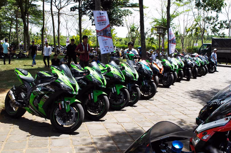 hang tram mo to va sieu xe do ve dong nai