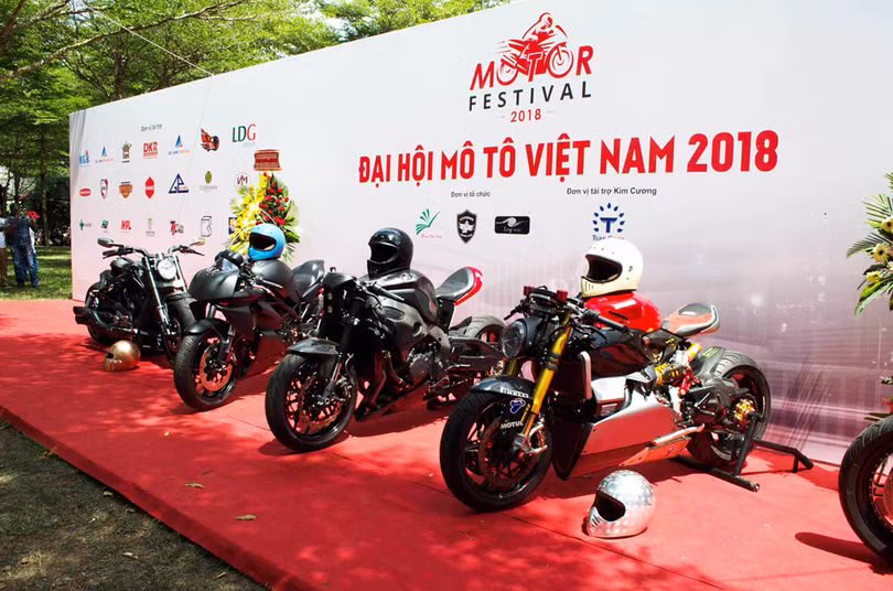 hang tram mo to va sieu xe do ve dong nai