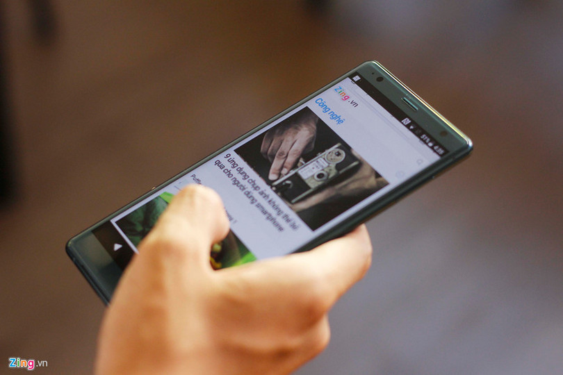 mo hop va trai nghiem sony xperia xz2 chinh hang dau tien tai viet nam