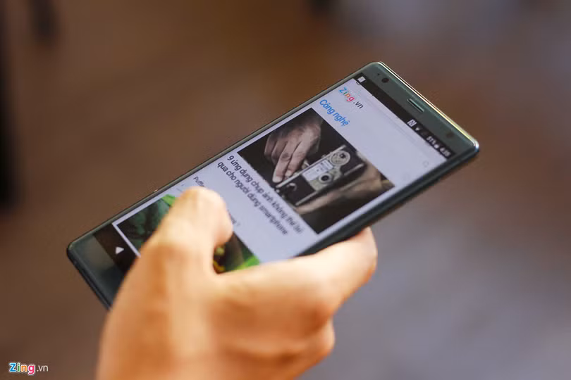 mo hop va trai nghiem sony xperia xz2 chinh hang dau tien tai viet nam