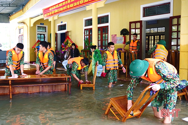 Hơn 17 tỷ đồng ủng hộ đồng bào Hà Tĩnh bị ảnh hưởng bởi lũ lụt