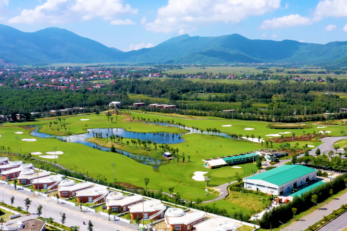 Ngắm khu du lịch biển Xuân Thành từ trên cao