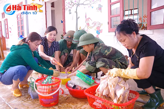 bo doi ve lang giup dan khac phuc hau qua lu lut