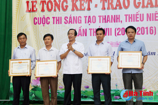 trao thuong cuoc thi sang tao thanh thieu nien nhi dong toan tinh