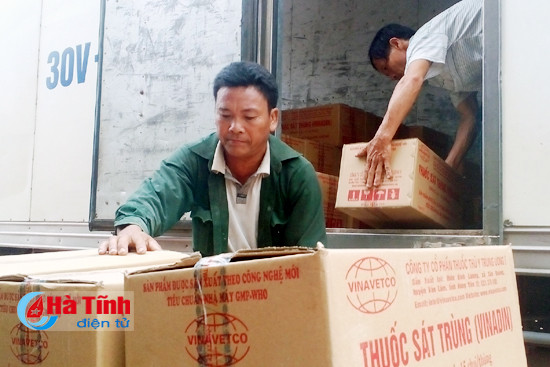 cung ung 5 000 lit hoa chat tieu doc moi truong chan nuoi