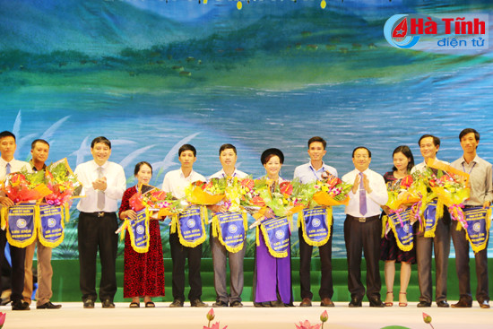 khai mac lien hoan cac clb dan ca vi giam nghe tinh