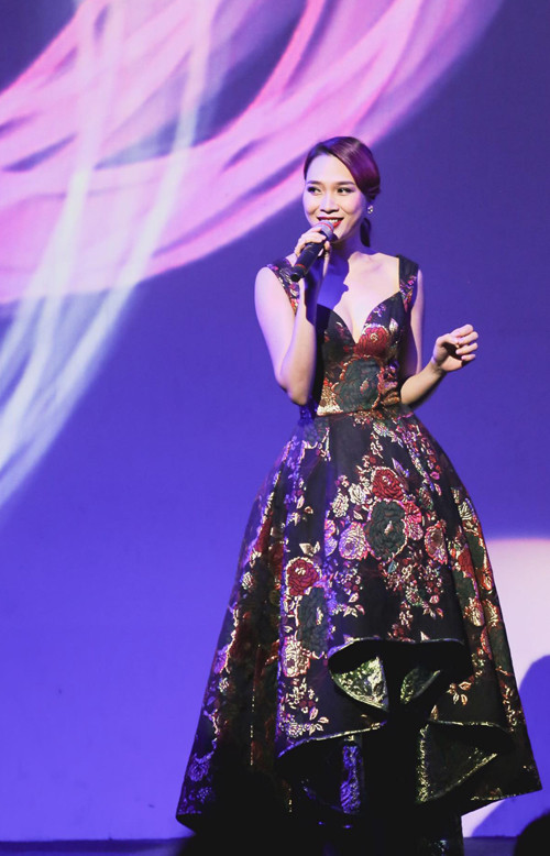 my nhan viet mac dep nhat tuan