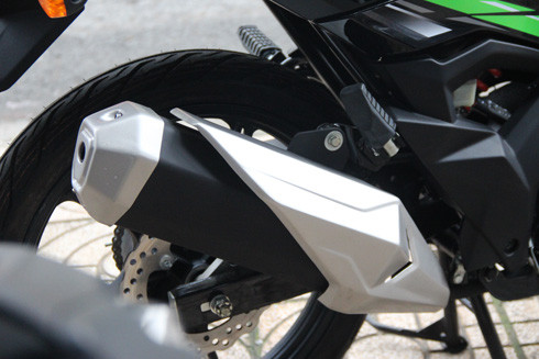 kawasaki athlete pro con tay co nho dau tien ve viet nam