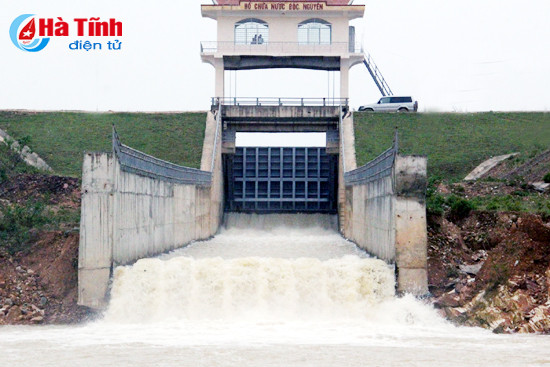 ho boc nguyen tiep tuc xa lu voi luu luong 30m 3 s