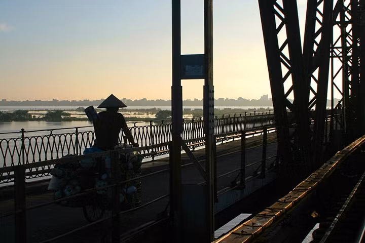 ve dep nguoi phu nu viet nam cung chiec non la