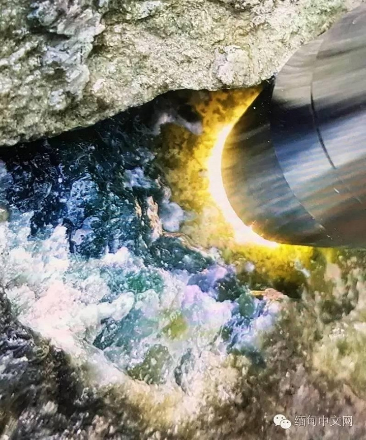 phat hien khoi da ngoc bich khong lo nang gan 175 tan o myanmar