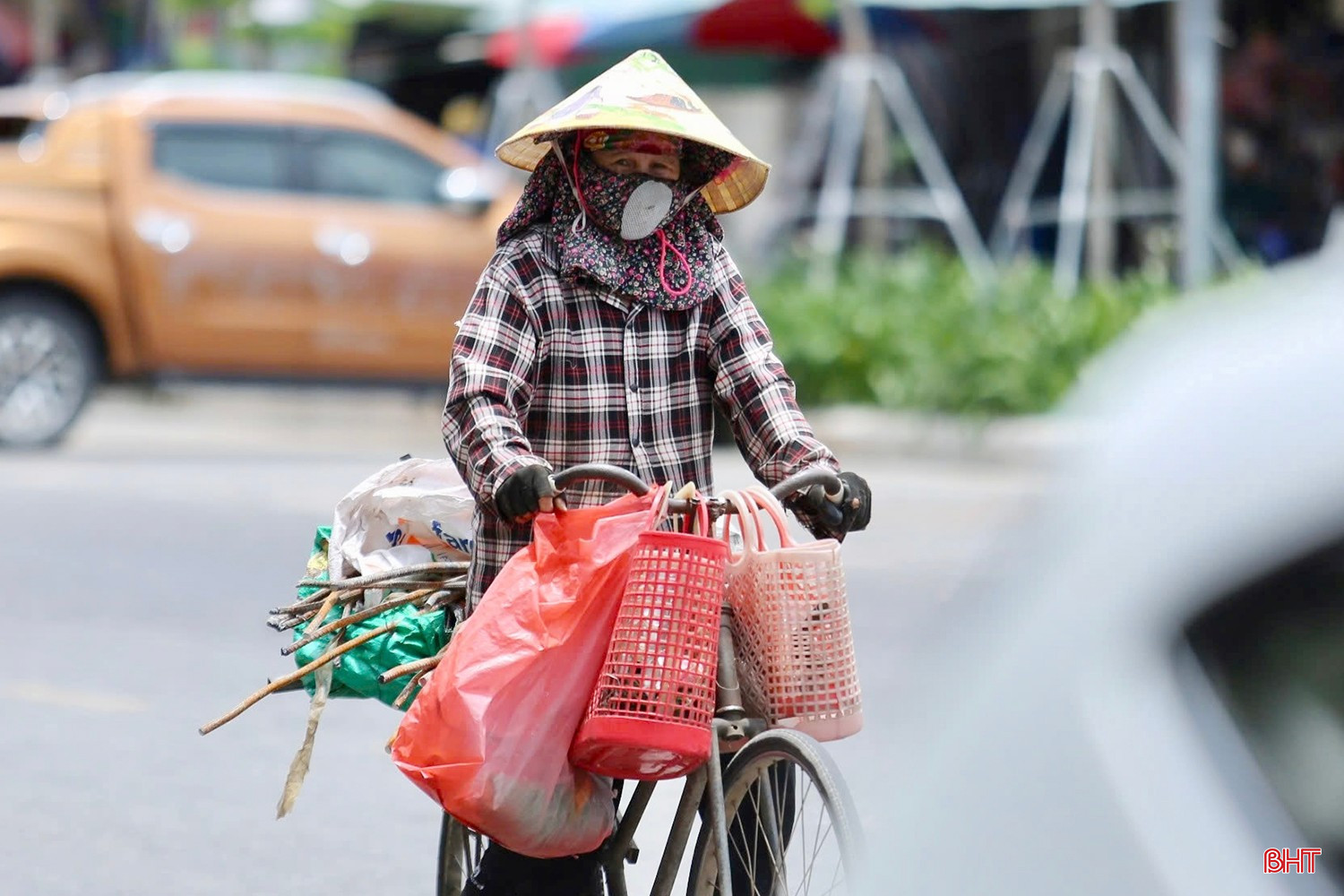 Việc chủ động các biện pháp chống nắng nhằm đảm bảo sức khỏe cũng như lao động hiệu quả.