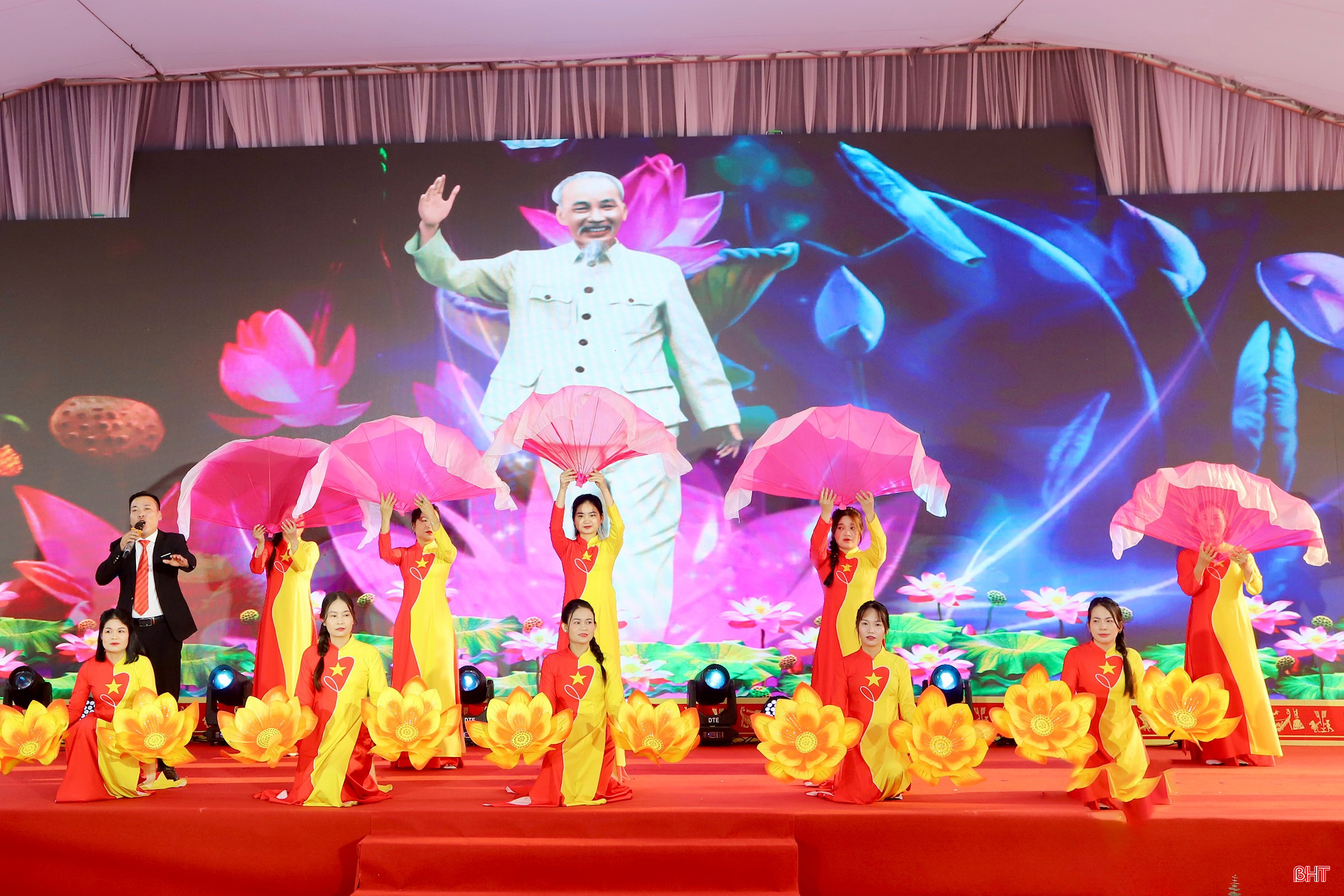 Chương trình văn nghệ chào mừng