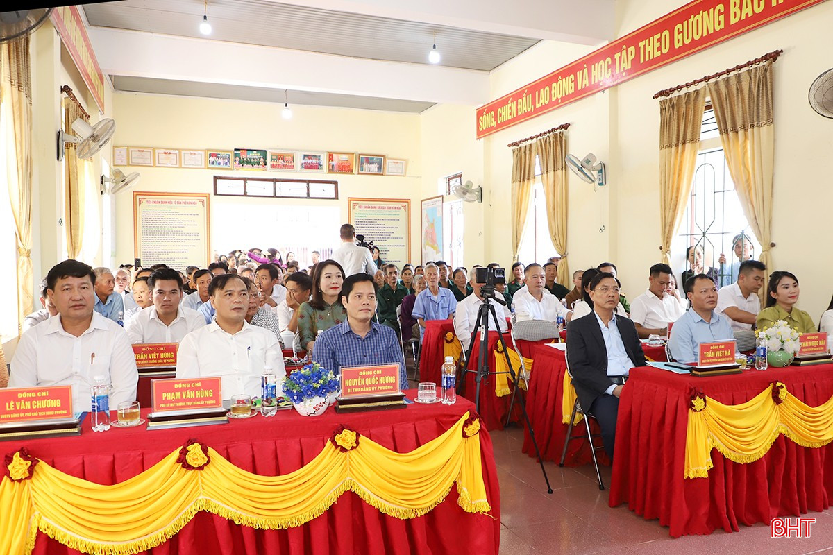 Đại biểu tham dự ngày hội.